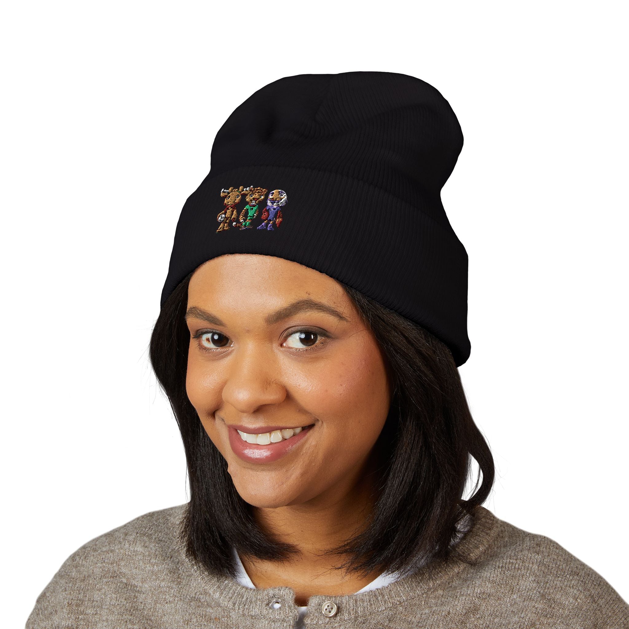 Gorro con las mascotas del Futbol. Gorro con vuelta bordado.