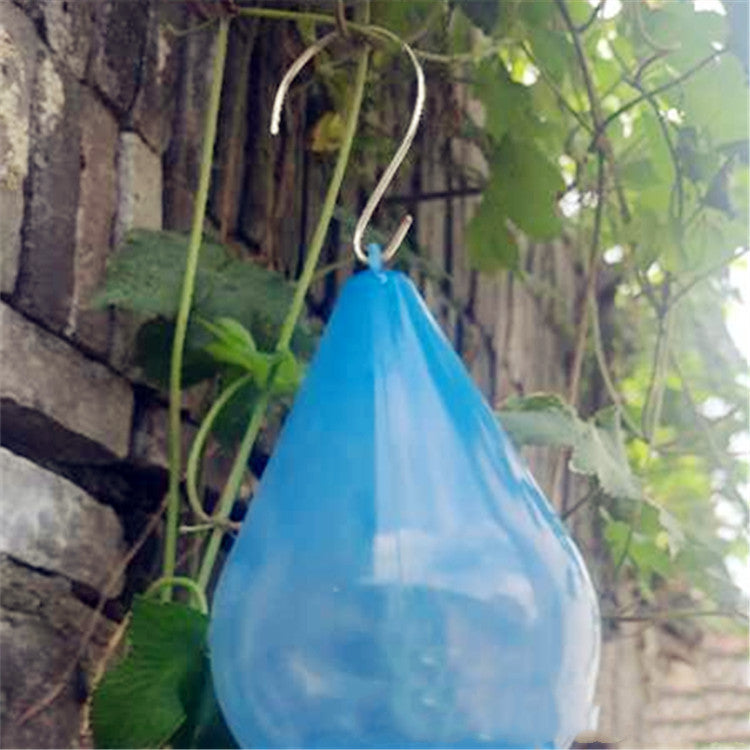 Comedero para pájaros con gancho para colgar.