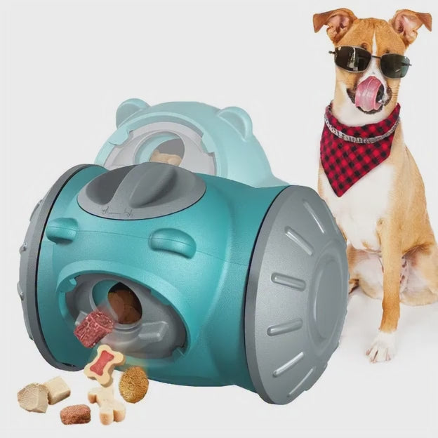 Juguete interactivo para perros con forma de vaso.